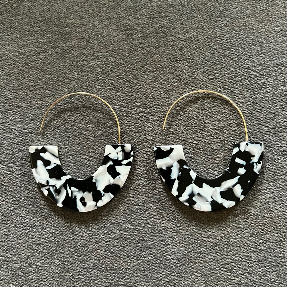 Tortoise hoop earrings